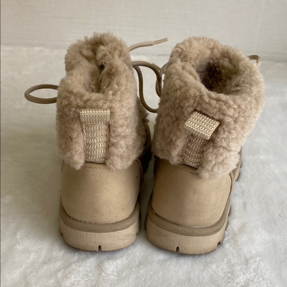 Zara Cozy Tan Shearling Boots Size 27 - Picture 3 of 12